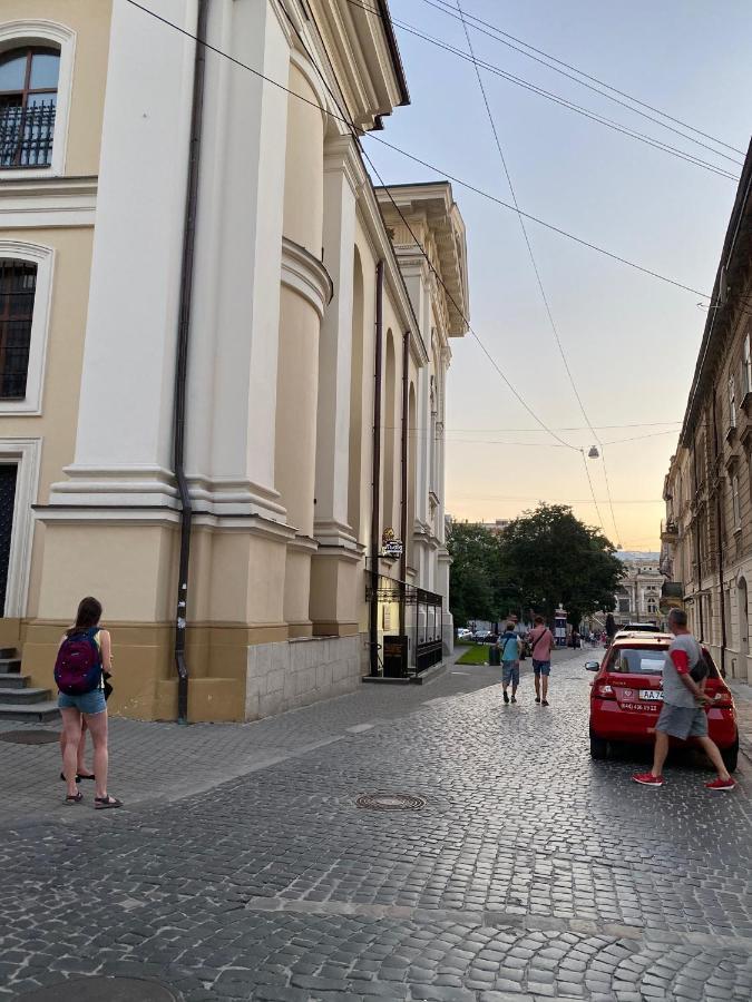 Апартаменти Королівські На Вулиці Лесі Українки 19 Λβιβ Εξωτερικό φωτογραφία